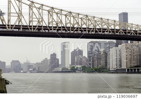 Queensboro Bridge and United Nations Headquarters, New York City, USA 119036697