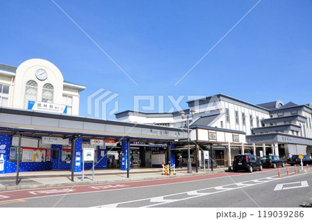 館林駅の東口駅舎 119039286