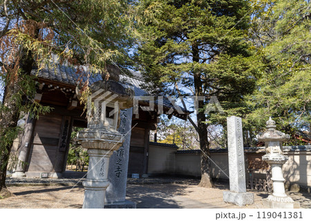 小江戸川越にある由緒あるお寺の山門 小江戸川越にある由緒あるお寺の山門 119041381