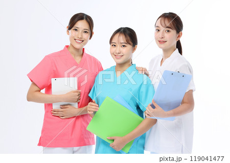 医療スタッフ、働く人々、看護師、白バック 119041477