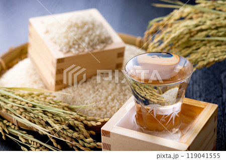 冷酒　日本酒イメージ 119041555