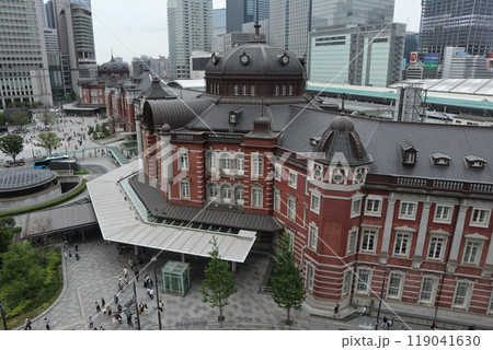 KITTEガーデンから眺める東京駅丸の内の風景 119041630
