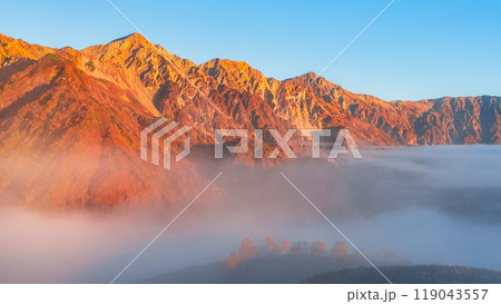 秋の唐松岳登山（夜明けの白馬三山） 119043557