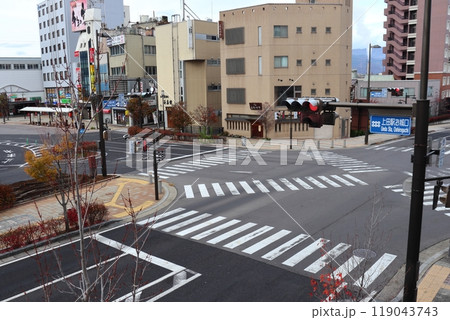 日本一短い県道（実延長） 長野県道162号と接続する上田城お城口交差点 119043743
