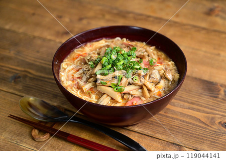 きのこサンラータン風ラーメン 119044141