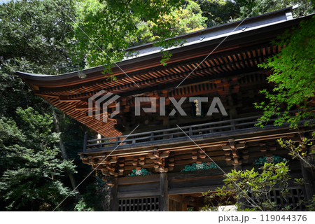 ロマンチック茨城（豊かな自然に包まれて迎えてくれる「仁王門」。施無畏山小山寺の富谷観音です。）桜川市 119044376