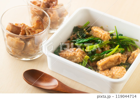 作り置き惣菜・厚揚げと小松菜の甘辛煮と蓮根きんぴら 作り置き惣菜・厚揚げと小松菜の甘辛煮と蓮根きんぴら 119044714