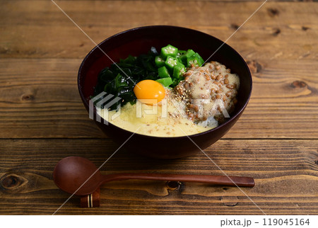 オクラとトロロ、納豆の腸活丼 119045164