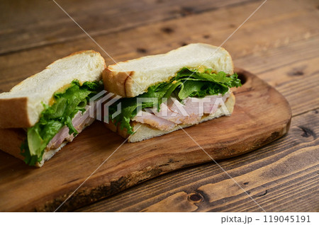 鶏ハムレタスサンド 119045191