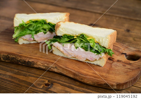 鶏ハムレタスサンド 119045192