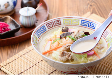 具材たっぷりの ちゃんぽん 具材たっぷりの ちゃんぽん 119046313