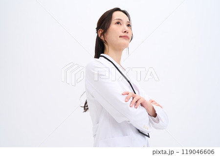 女医 医療従事者 医者 ドクター 薬剤師 看護師 女医 医療従事者 医者 ドクター 薬剤師 看護師 119046606