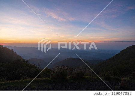 赤城山・鳥居峠からの夜明け 赤城山・鳥居峠からの夜明け 119047083