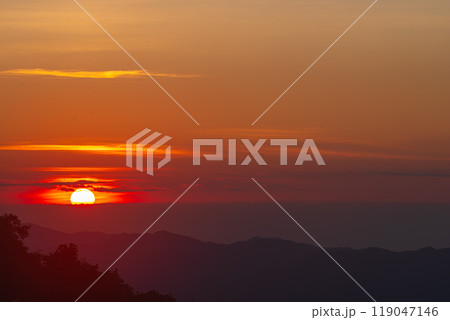 赤城山・鳥居峠からの夜明け「群馬県」 赤城山・鳥居峠からの夜明け「群馬県」 119047146