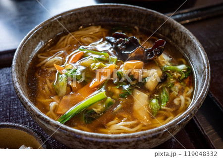 五味八珍 五目ラーメン あんかけ きくらげ 白菜 人参 119048332