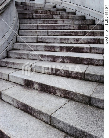 レトロな石の螺旋階段 レトロな石の螺旋階段 119049767