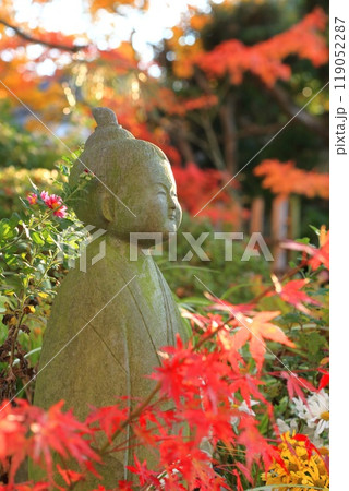 薬師寺　紅葉と観音様　東京都足立区伊興 119052287