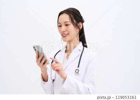女医 医療従事者 医者 ドクター 薬剤師 看護師 女医 医療従事者 医者 ドクター 薬剤師 看護師 119053161
