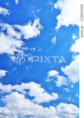 夏の青空と雲 119053505
