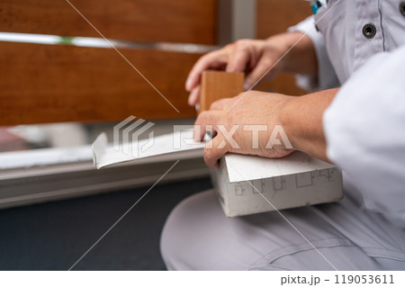 ベランダ手すりの化粧格子の交換リフォームの打ち合わせ 119053611