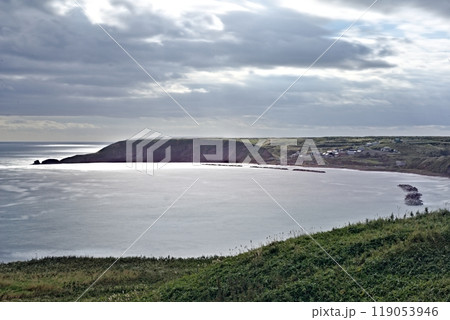 霧多布岬からの落ち着いた眺め 119053946