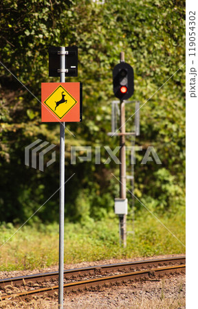 鉄道標識 警戒標識 鹿注意の写真素材 [119054302] - PIXTA
