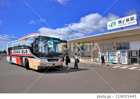 JR 鷹ノ巣駅前に停車する列車代行バス 119055445