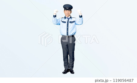 ガッツポーズする男性警備員の全身写真 119056487