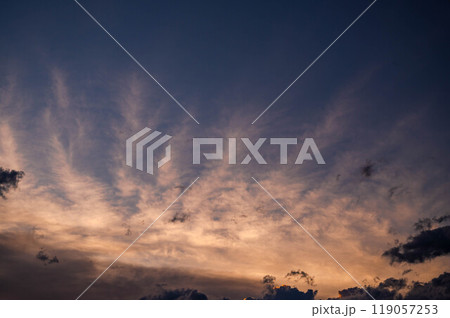 秋の夕暮れ　空模様 119057253