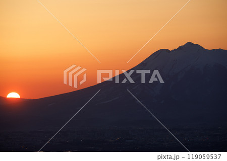 志賀坊森林公園から観る岩木山の夕暮れ（青森県平川市） 119059537