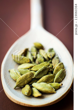 Whole cardamom Whole cardamom 119060364