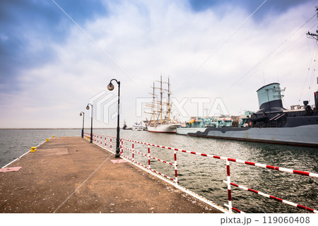 pier in Gdynia 119060408