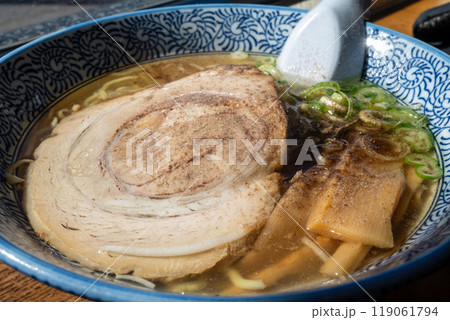 日本の鳥取県米子市で食べたとても美味しい牛骨ラーメン 日本の鳥取県米子市で食べたとても美味しい牛骨ラーメン 119061794