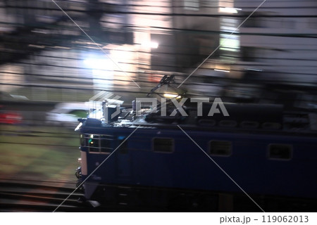 夜の高崎機関区(ぐんま車両センター)で入替作業をするEF64-1001号機_2024/10/5撮影 119062013