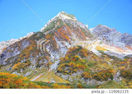 北アルプス 涸沢の絶景紅葉 北穂高岳 北アルプス 涸沢の絶景紅葉 北穂高岳 119062135