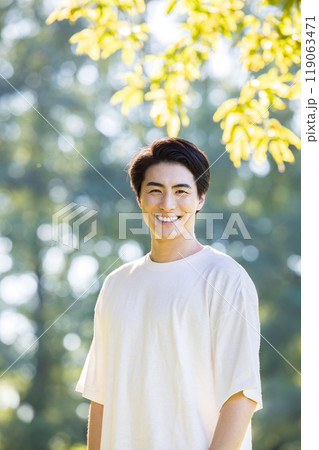 男性ポートレート 119063471