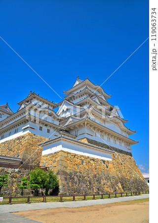 《兵庫県》本丸(備前丸)より見る姫路城天守閣 119063734