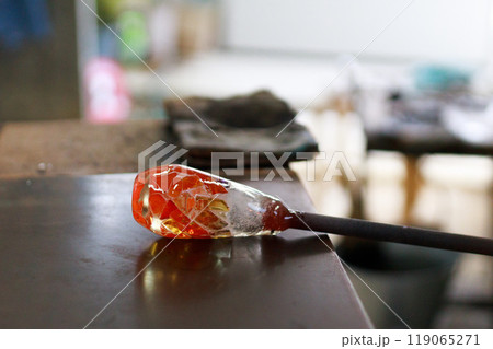 吹きガラスの制作風景 吹きガラスの制作風景 119065271