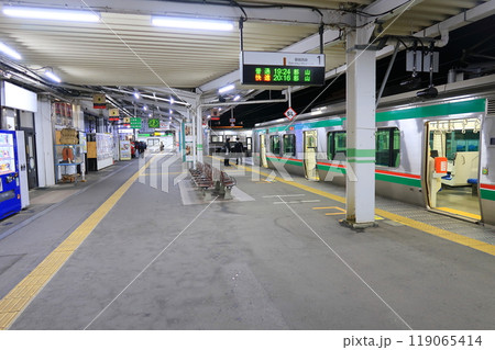 JR東日本会津若松駅の夜風景(2022年12月) 119065414