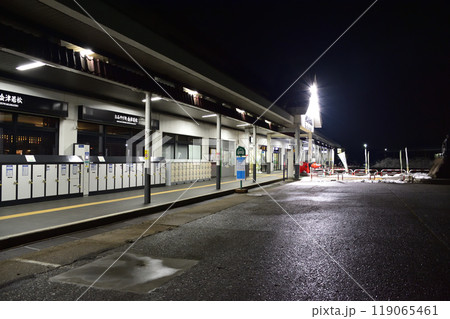 JR東日本会津若松駅の夜風景(2022年12月) JR東日本会津若松駅の夜風景(2022年12月) 119065461
