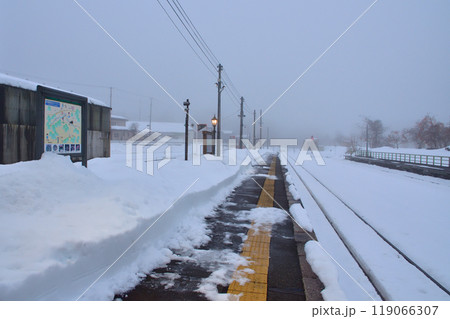 JR東日本磐越西線の野沢駅から津川駅までの早朝風景(2022年12月) JR東日本磐越西線の野沢駅から津川駅までの早朝風景(2022年12月) 119066307