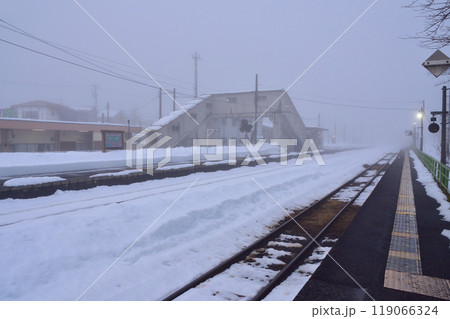 JR東日本磐越西線の野沢駅から津川駅までの早朝風景(2022年12月) JR東日本磐越西線の野沢駅から津川駅までの早朝風景(2022年12月) 119066324