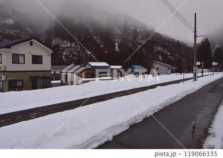 JR東日本磐越西線の野沢駅から津川駅までの早朝風景(2022年12月) JR東日本磐越西線の野沢駅から津川駅までの早朝風景(2022年12月) 119066335