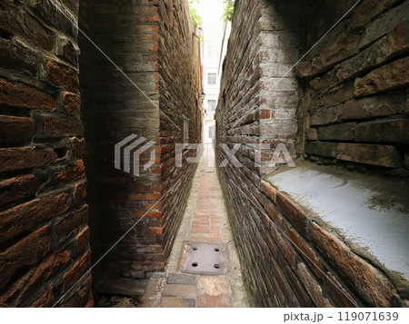 台湾・鹿港　摸乳巷　/　Mo Ru Lane, Lukang, Taiwan 119071639