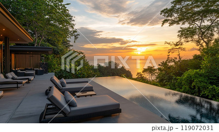 プールサイドで見る夕日の風景 119072031