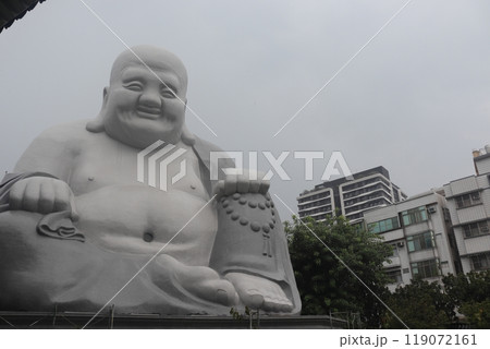 台湾の宝覚禅寺　台中大仏 119072161