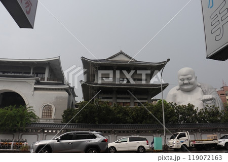 台湾の宝覚禅寺　台中大仏 119072163