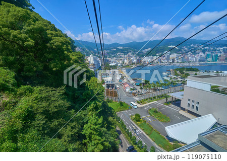 静岡県熱海市のアタミロープウェイから北西側の眺望(熱海市街,熱海港,和田浜南町など) 119075110