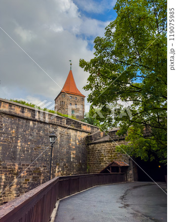 City gate tower Tiergartnertor in Nuremberg 119075985