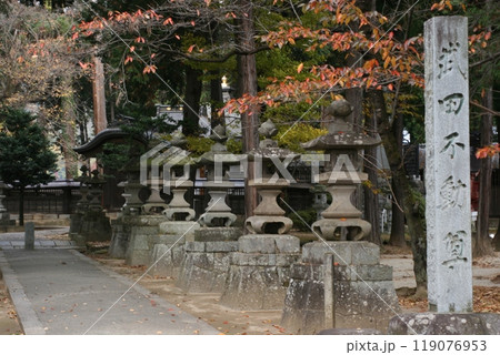 恵林寺の灯籠　甲斐武田氏の菩提寺 119076953